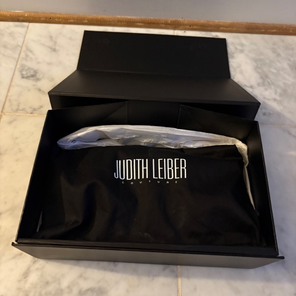 Judith Lieberman pearl and crystal clutch. - Picture 5 of 6